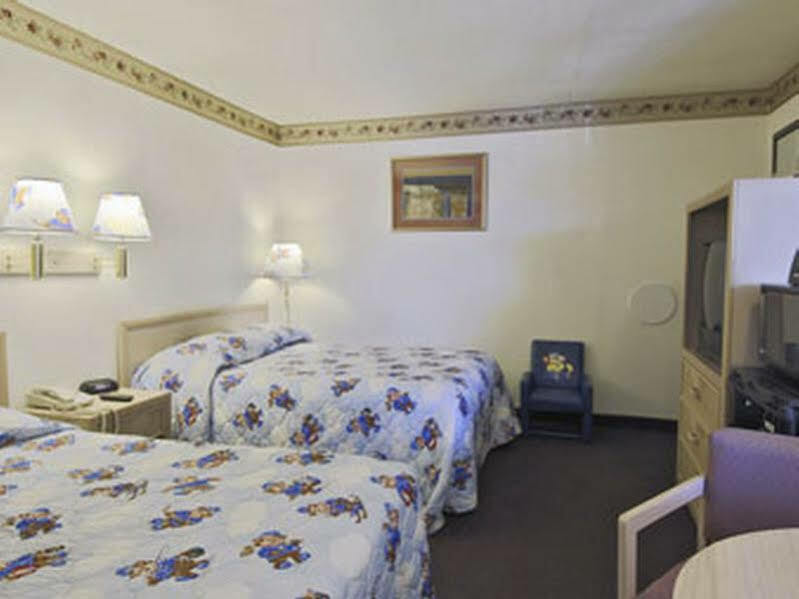 Travelodge By Wyndham Victorville Exterior photo