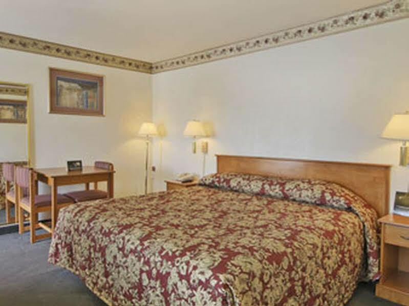 Travelodge By Wyndham Victorville Exterior photo